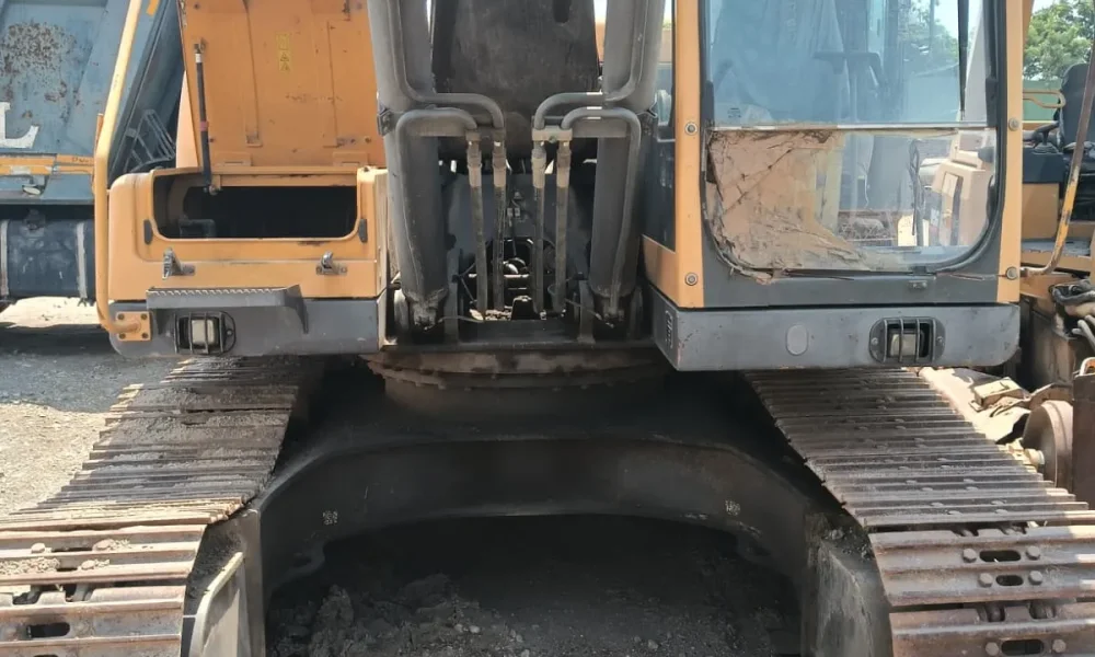 Volvo EC210B Excavator